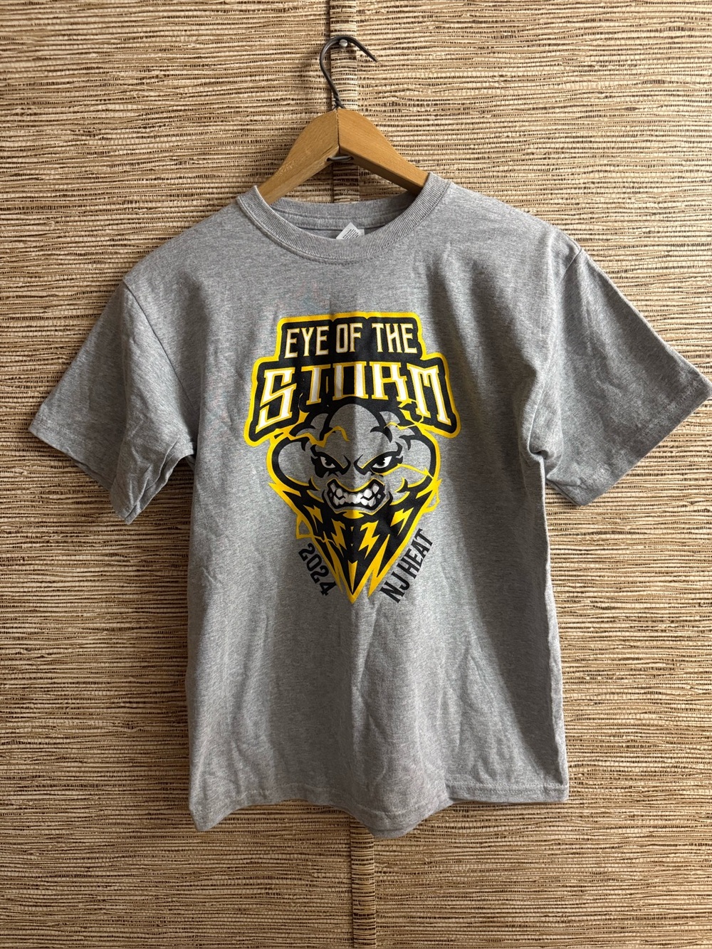 New Jersey Heat T-Shirt Youth Girl’s Large 14-16 Gray Yellow Eye Of The Storm